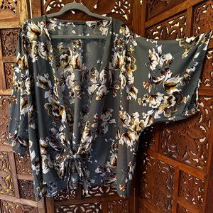 West Kei Floral Kimono Wrap - 1x